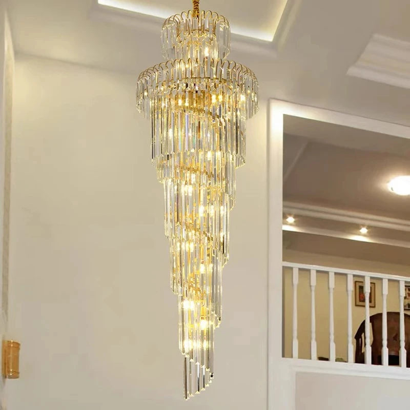 Lustre cascade cristal doré escalier